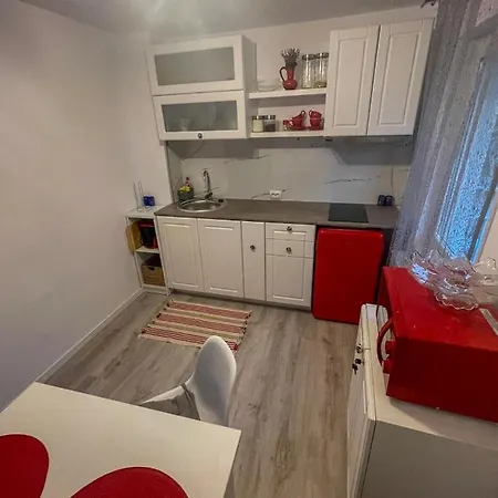 קלוז'-נאפוקה Buzz Apartment מראה חיצוני תמונה